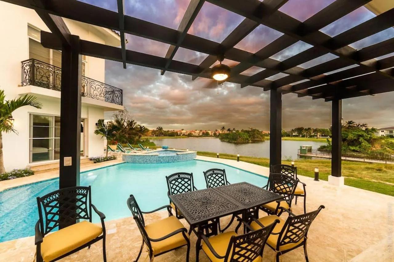 Villa Paraiso Lake Front Villa With Chef And Maids Punta Cana 0*,
