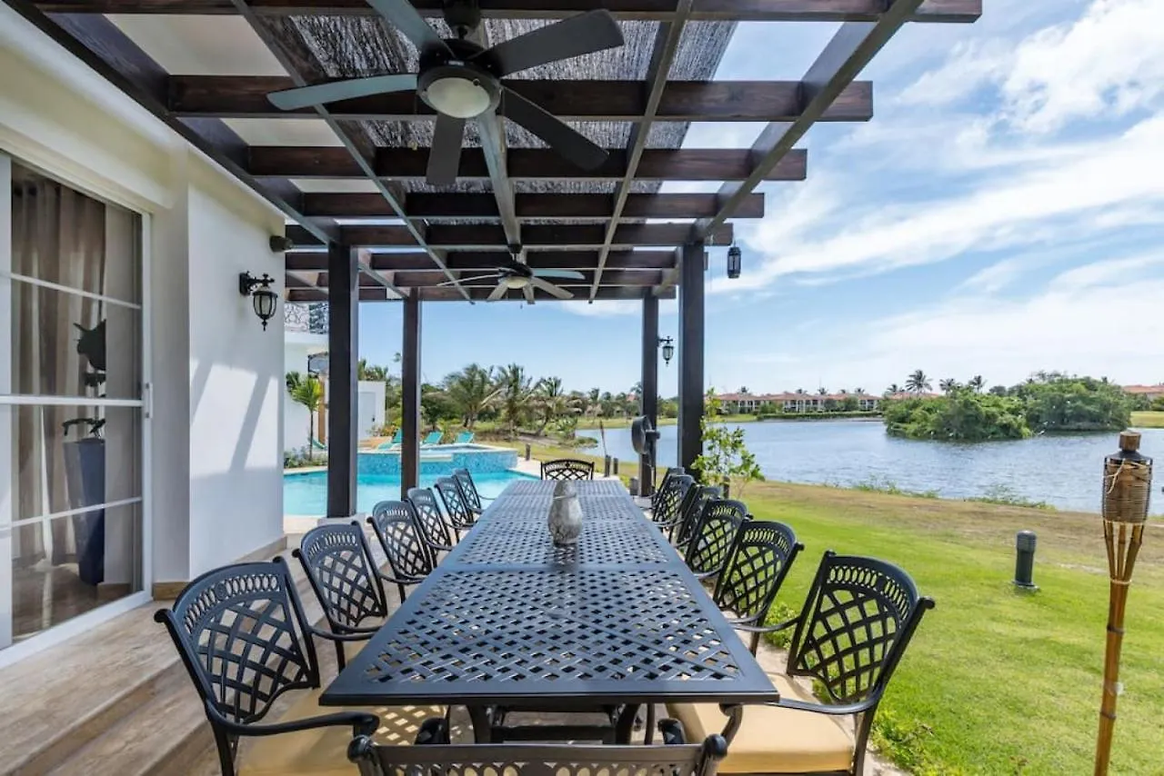Villa Paraiso Lake Front Villa With Chef And Maids Punta Cana Dominicaanse Republiek